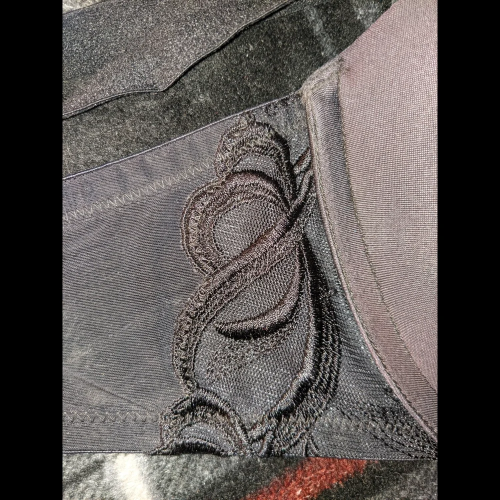 Lilyette Black Padded 36D Bra - Picture 3 of 4